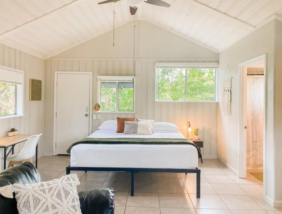 Monstera Bungalow, Spacious, King Bed, Big Kitchen Кио Экстерьер фото